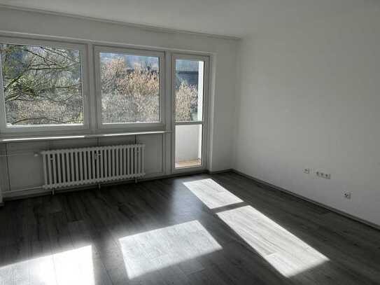 Wie neu!....3 Zimmer mit Balkon, 2 Etage