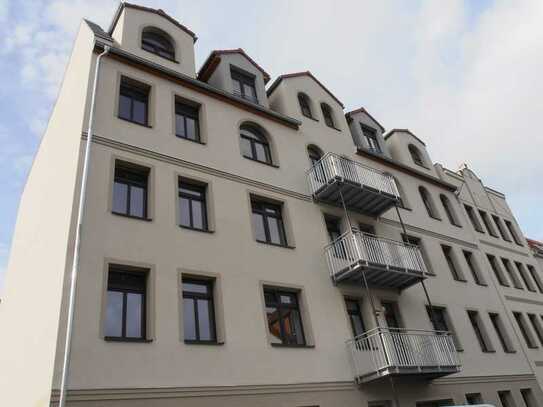 ERSTBEZUG NACH SANIERUNG! Kleine 2-Raum-Wohnung mit Balkon und Fahrstuhl in Buckau!