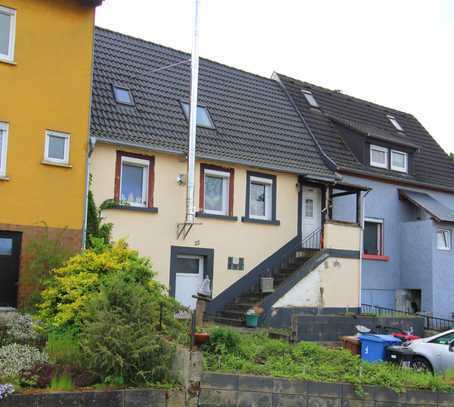 Katzweiler:
Kleines Einfamilienhaus mit schönem Garten