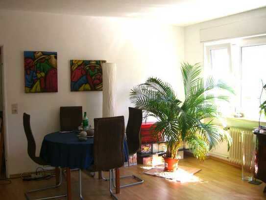 Großzügige helle 2-Zimmer-Wohnung mit EBK in Eppstein