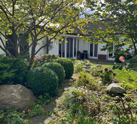 Bungalow mit Innenhof und Indoor-Schwimmbad