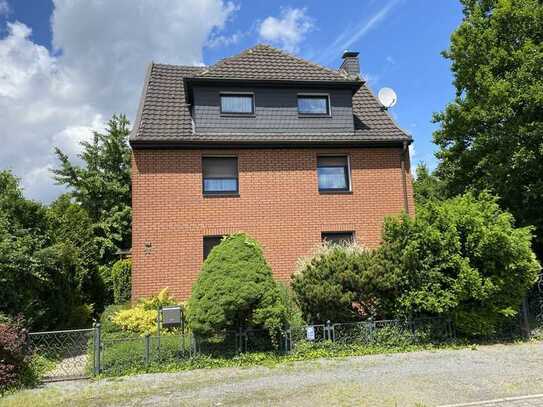 Zweifamilienhaus mit parkähnlichem Grundstück in DU-Serm