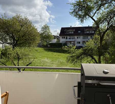 Helle 2-Raum-Hochparterre-Wohnung mit EBK in Stuttgart