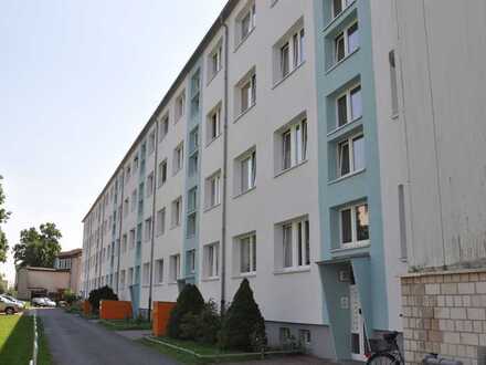 Direkt in der City. Sanierte 2-Zimmer-Wohnung mit Balkon