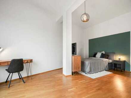 Single bedroom in a 4 bedroom apartment in Frankfurt am Main