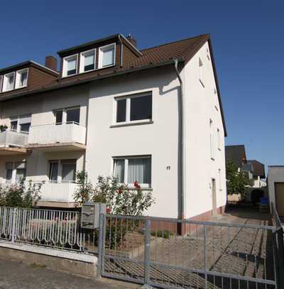 Tolle 3-Zimmer-DG-Wohnung für Singles oder Paare in Ginsheim-Gustavsburg