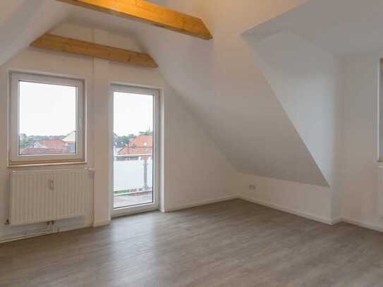 Helle Dachgeschosswohnung mit Schleiblick vom Sonnenbalkon - Stellplatzanmietung möglich