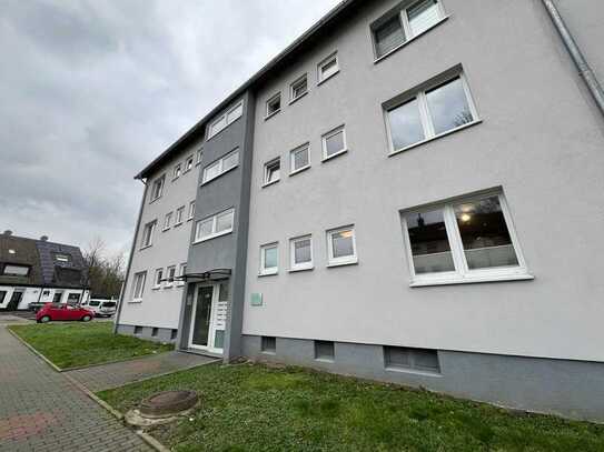 Schöne Erdgeschoss Wohnung mit Balkon