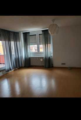 Schöne 2,5-Zimmer-Wohnung mit Balkon und Einbauküche in Pforzheim