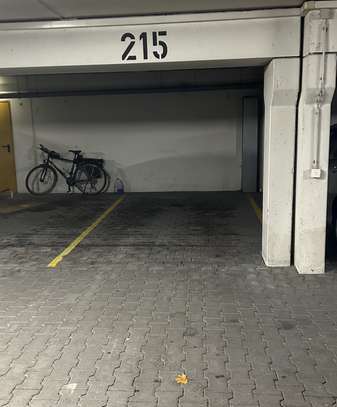 Tiefgaragenstellplatz