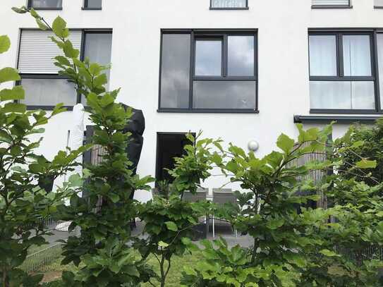 Modernes Stadthaus im Grünen - 4-Zimmer mit Garten, Garage und Carport in Kaarst-Büttgen