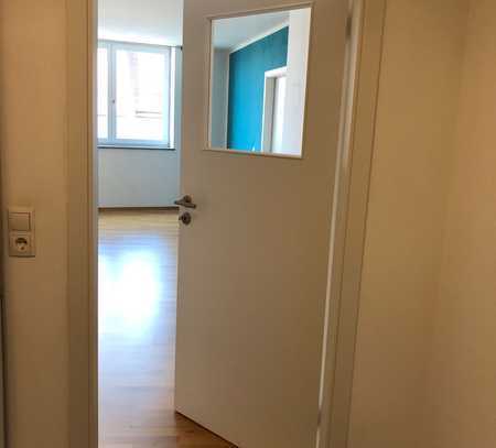 Moderne 2,5 Zimmer-Wohnung für Paare und Singles