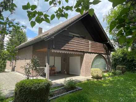 Gepflegtes Einfamilienhaus mit Garage