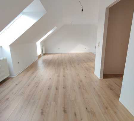 Paket: Zwei ETW ( 2,5 Zi. 55,94 m² u. 4 Zi. 74,53 m²) in 04574 Deutzen – Kapitalanlage 125.000 €