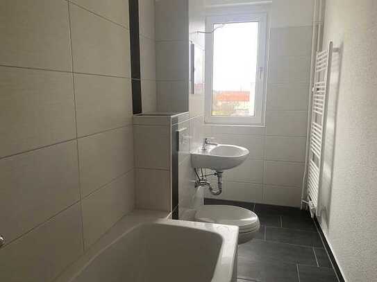 Sanierte 3-Raum-Wohnung mit großem Balkon!