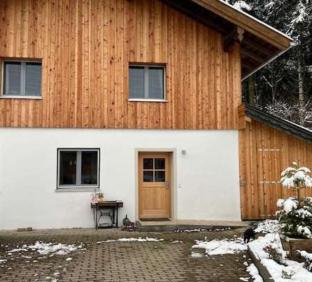 HOLZKIRCHEN HAID - KLEINE; GEMÜTLICHE WOHNUNG IN RUHIGER LAGE