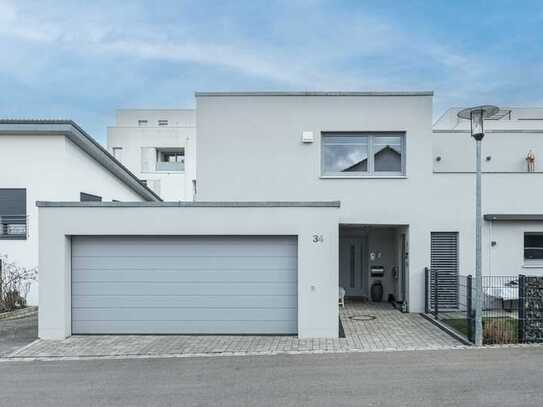 Wunderschöne Zweifamilien-Wohnungsdoppelhaushälfte mit Garten, Balkon und Garage - Bieterverfahren