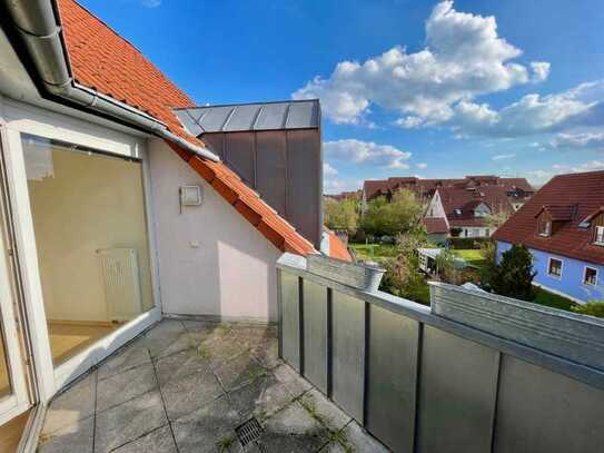 Lichtdurchflutete 2 Zimmerwohnung mit Dachterrasse in Neuendettelsau