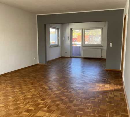 Schöne 3,5-Zimmer-Wohnung mit Balkon und EBK in Unteröwisheim