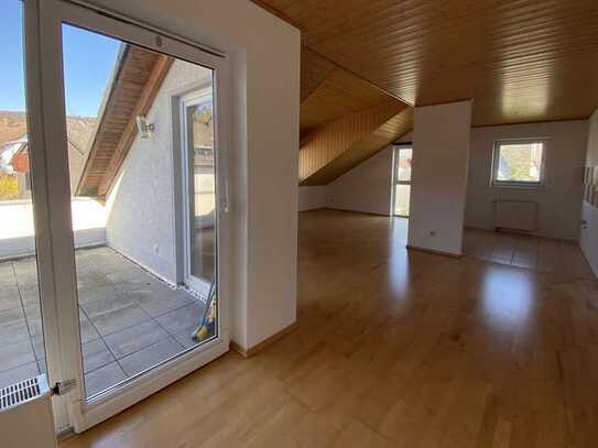 Helle und gemütliche Wohnung mit Balkon in toller Lage!