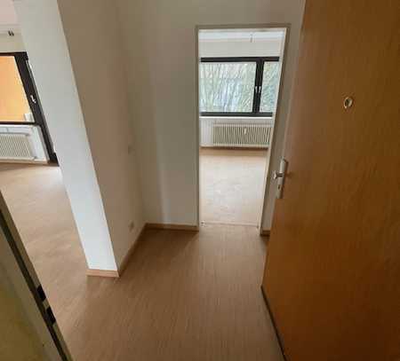 Helle 4 Zimmerwohnung mit Balkon, Zentral