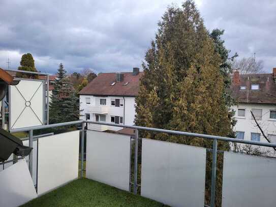 ruhig gelegene 2 Zimmerwohnung mit Balkon und TG-Stellplatz