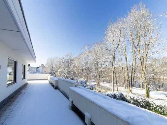 Penthouse-Perle im grünen Herzogpark. Unverbaubarer Blick auf die Isar.