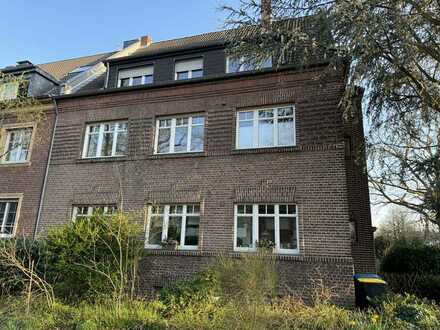 4-Zimmer Dachgeschoß-Maisonette in Krefelds schönster Lage!