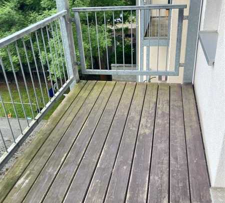 Großzügige 3-Zimmer mit Balkon, Wannenbad & Laminat in Bestlage!