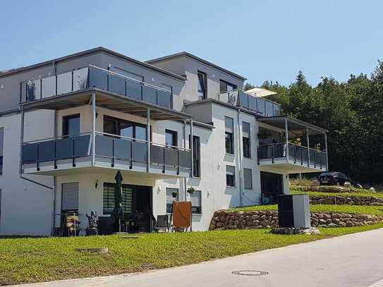 Traumhafte 4-Zimmer-Wohnung mit Balkon und Einbauküche in 94086 Bad Griesbach