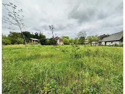 BAUGRUNDSTÜCK FÜR IHR NEUES ZUHAUSE - BIS ZU DREI HÄUSERN MÖGLICH