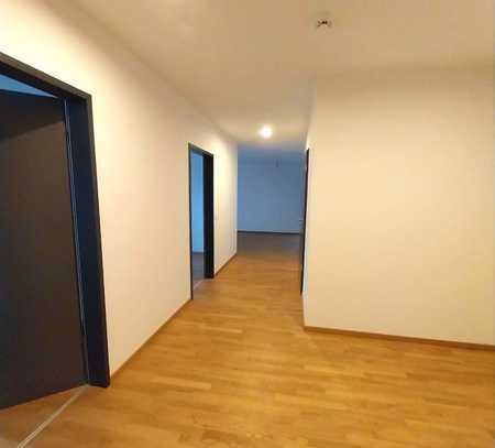 **Schöne 4-Zimmer Erdgeschosswohnung in Braunschweig mit Terrasse**