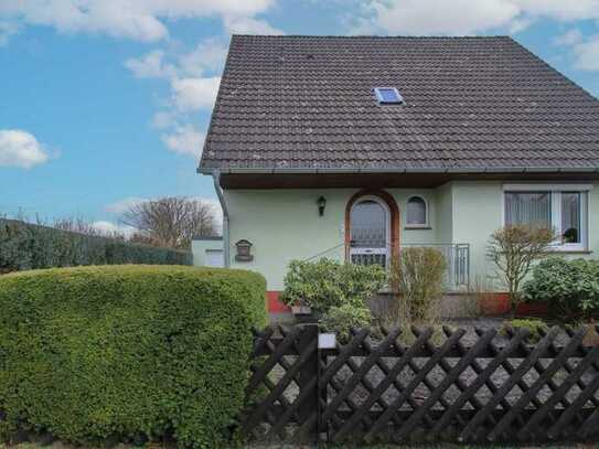 Familientraum: Schönes EFH mit großem Garten und Garage in ruhiger Stadtrandlage