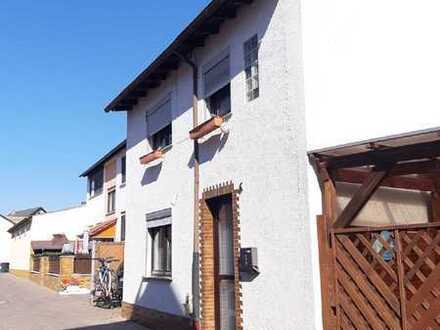RUHIG GELEGENES EINFAMILIENHAUS MIT TERRASSE UND GARAGE ZUM PREIS EINER EIGENTUMSWOHNUNG