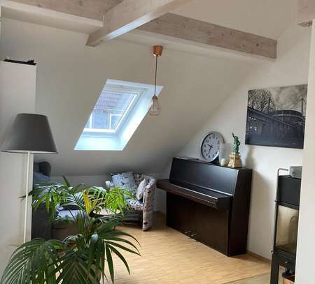 Maisonette-Wohnung, 2,5 Zimmer im Saarlandstraßenviertel