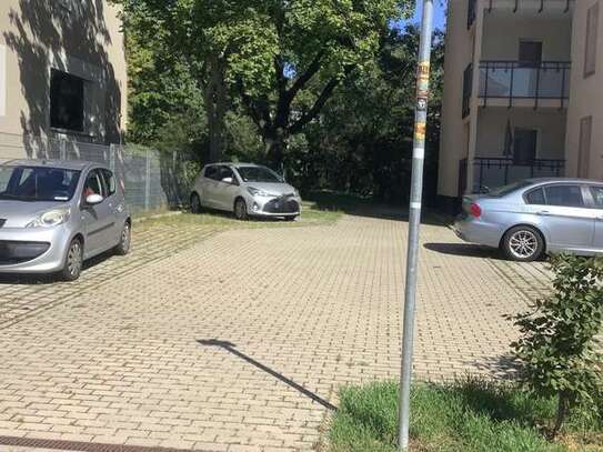 Mit uns hat Ihre tägliche Parkplatzsuche ein Ende...