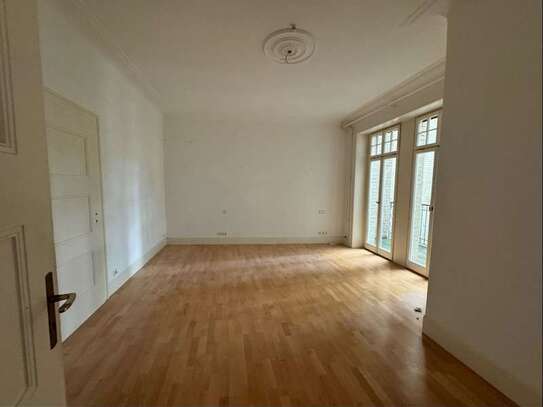 Wohnung in begehrter Lage mit Balkon und Wintergarten - Erstbezug nach Sanierung!