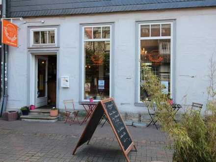 Schöne Gewerbefläche zur Nutzung als Café, Verkauf oder Büro in der Innenstadt von Wolfenbüttel