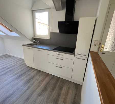 Helle 3-Zimmer-Wohnung mit Einbauküche & Stellplatz in Altenburg!
