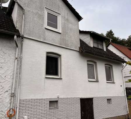 Einfamilienhaus mit Garage und 2 weiteren Grundstücken in Diemelstadt-Wrexen