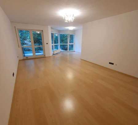 Schöne Wohnung in Erlangen-Eltersdorf für Singles / Paare / Senioren