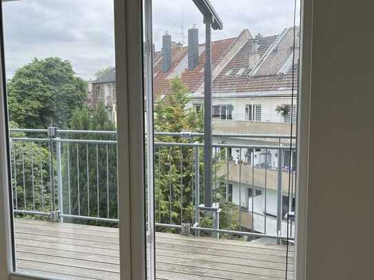 Schöne 4-Zimmer-Maisonette-Wohnung mit gehobener Innenausstattung in Düsseldorf