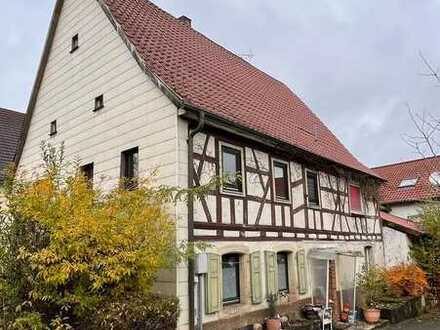 Historisches Wohnhaus mit anteiligen Nebengebäude