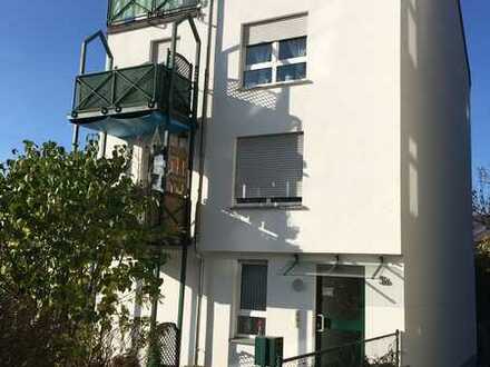 Helle 3 Zimmer Wohnung mit Balkon in Nierenhof