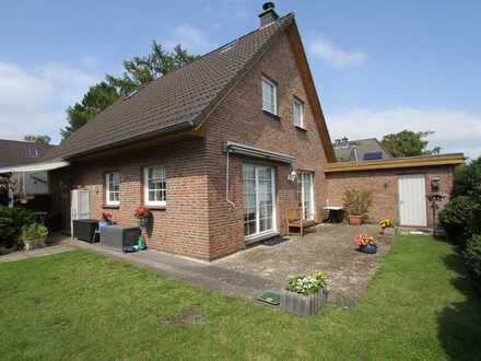 attraktives Einfamilienhaus mit liebevoll angelegtem Grundstück in ruhiger Lage von Bargteheide