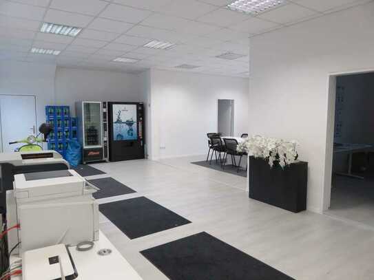 180 m² Bürofläche / Schulungs-/Seminarräume, Ladenfläche / Praxis / Studio / Atelier, provisionsfrei