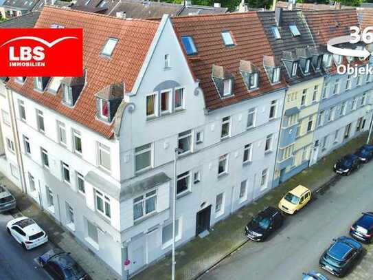 Das ist jawohl ein starkes Stück…! Riesengroßer renovierter Altbau