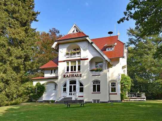 Repräsentative Büro-/Praxisflächen hinter historischen Mauern