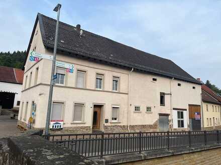 Gemütliches Bauernhaus mit separatem großen Nebengebäude als Garage für Kfz und Wohnmobil