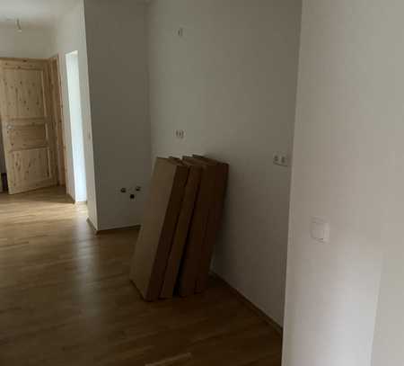 modernisierte 1 Zimmer Wohnung mit Balkon - gerne an Studenten - nähe FH (S35-EGRH)